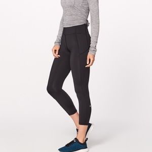 Lululemon final lap crop 23”